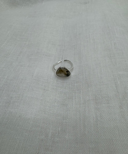 Labradorite ring