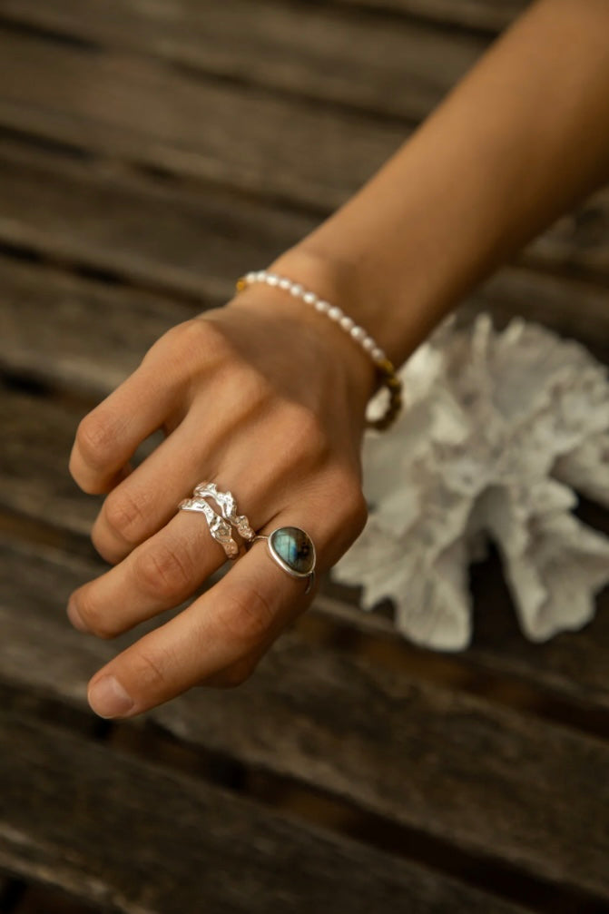 Labradorite ring