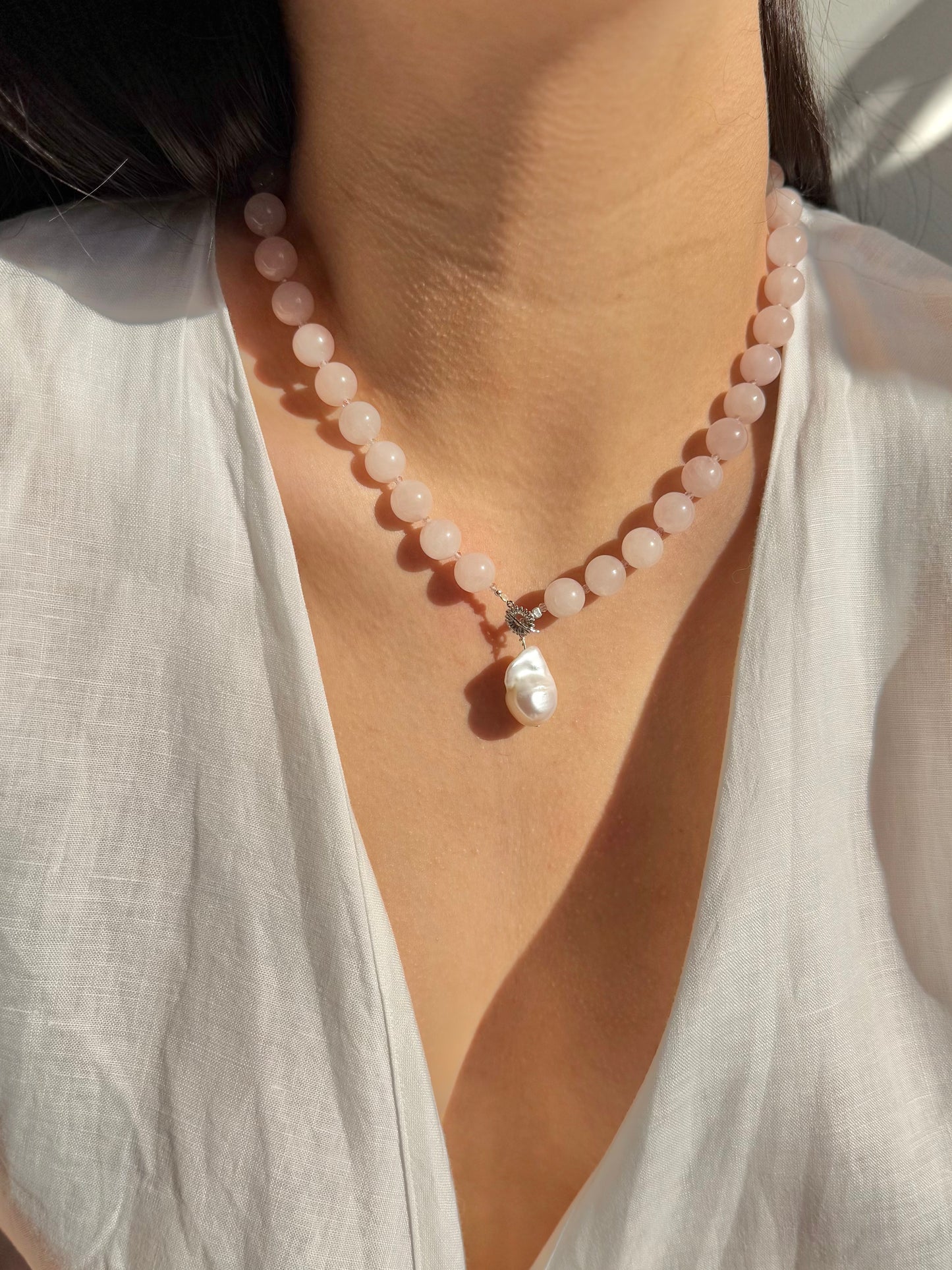 Rose Quartz beaded necklace with Genuine Baroque Pearl