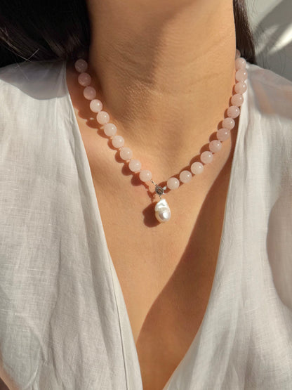 Rose Quartz beaded necklace with Genuine Baroque Pearl