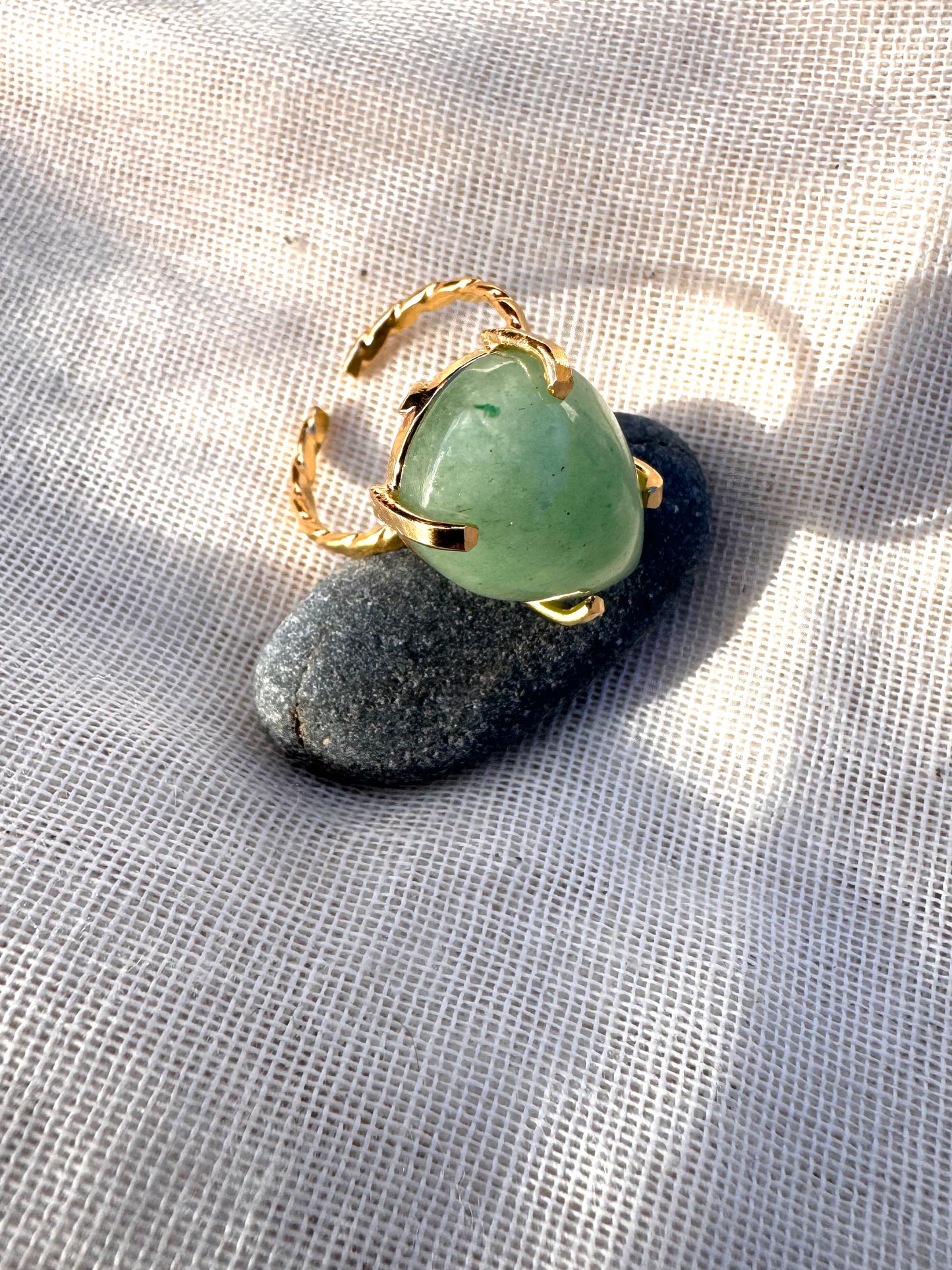 Green Quartz Teardrop Single ring